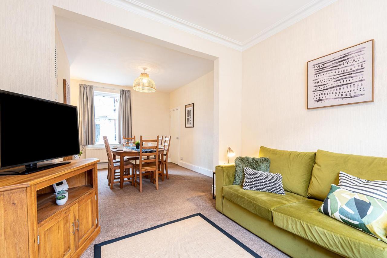 2 Bed, Up To 6 Guests Near Chester City Centre Bagian luar foto
